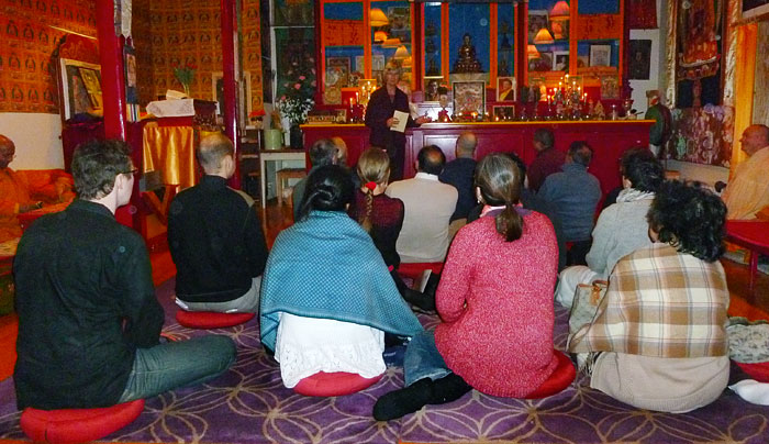 Visit to the Tibetan Centre in Solbo, gathering in the temple